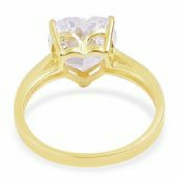 🌺SIMULATED🌺WHITE DIAMOND HEART RING - Picture 3 of 4